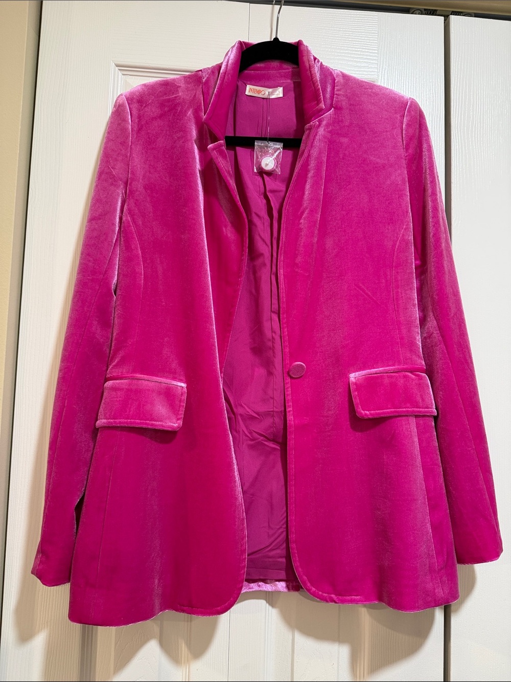 Tailored Velvet Blazer Jacket in Bright Pink